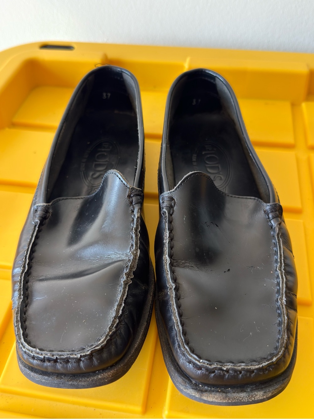 Tod's Black Leather woman Slip-On Loafers size 37